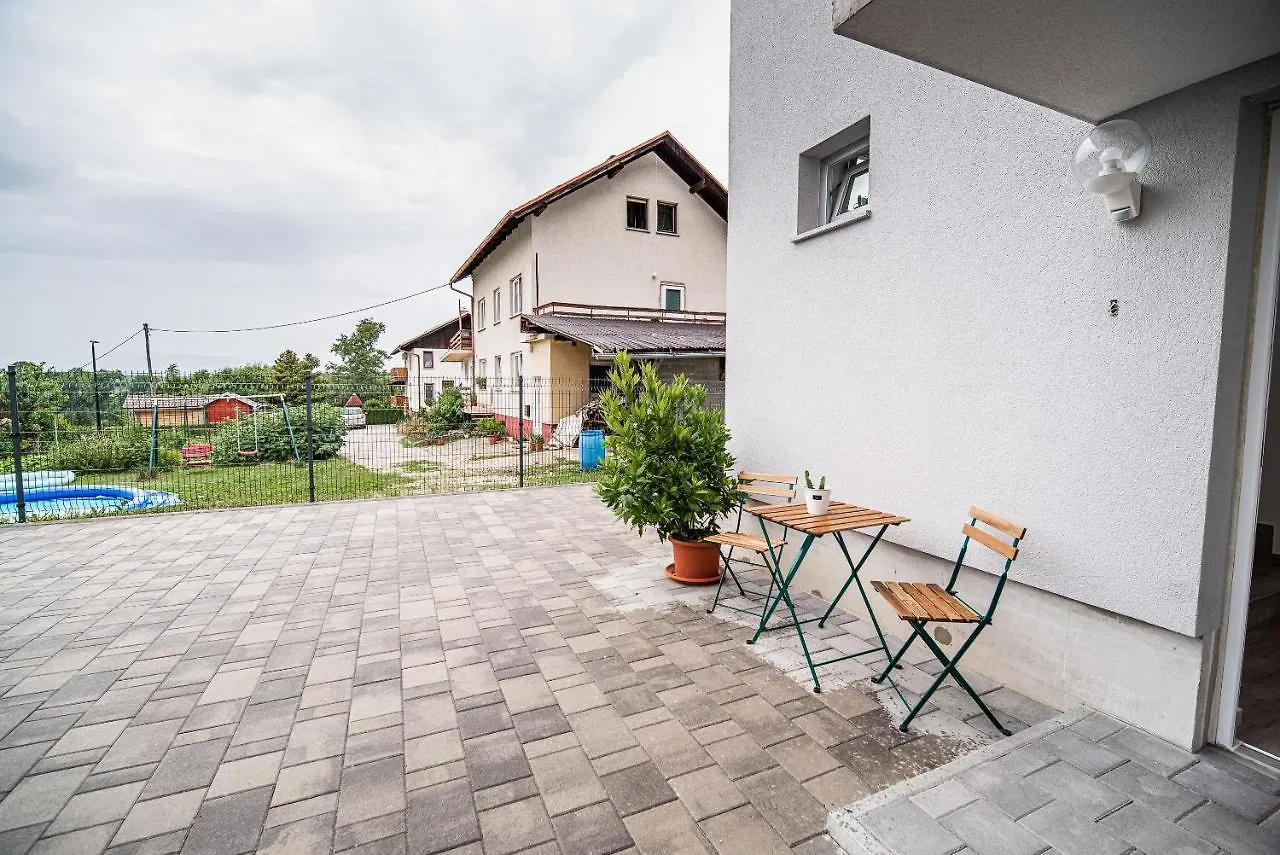 Apartments Rozalija بريدفور